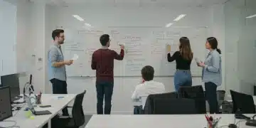 Equipo de pyme española colaborando en un entorno ágil y moderno, con diagramas de flujo y herramientas digitales.